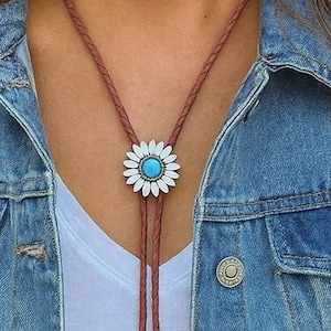 Daisy Bolo Tie : Western Leder Cowboy Krawatte