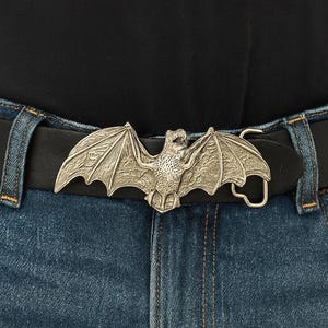 Vintage Style Large Bat Belt Buckle - Pewter - Rare - Dracula - Megabat - Flying Night Creature Wings Scary Animal -  Fathers Day Gift Idea