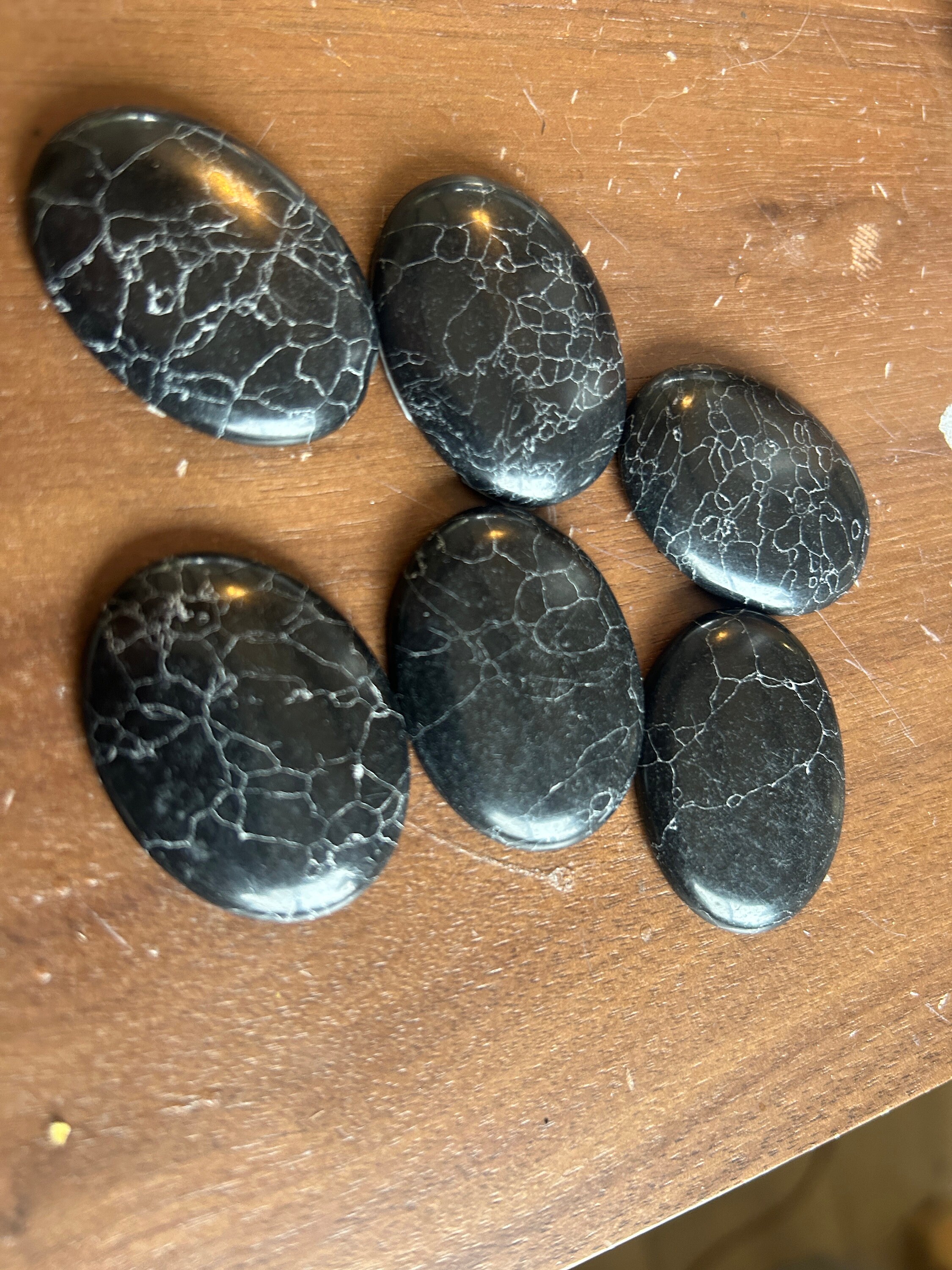 ウエスタンブラックベインストーンベルトバックル：彫刻入りシルバー