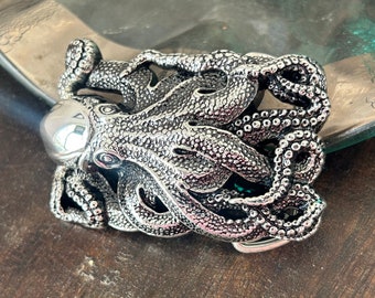 Belle boucle de ceinture de poulpe argentée complexe - Tentacule Céphalopode Poisson nautique Océan Kraken Créature marine Argent foncé Amoureux de l’océan Sauver