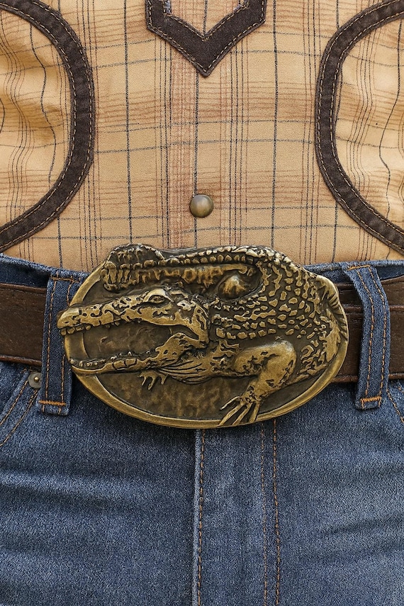 Vintage Brass Crocodile Belt Buckle: Alligator Animal Design  display picture 3