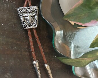 Silver Steer Skull Bolo Tie - Western Rope Leather Necklace - Gifts for Him Cabochon Indian Cow Cowboy Necktie Accessories Mens Necklace