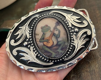 Banjo Frog Belt Buckle - Western Style Beautiful Silver Buckle Gifts for Him Leather Funny Wedding Country Music Print Guitar Cowboy Old Man