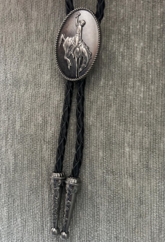 アクセサリー BernardDawahoya SterlingSilver BoloTie Silver Cowboy Bolo Tie : Pewter Bronco, Genuine Leather Necklace