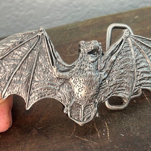 Vintage Style Large Bat Belt Buckle - Pewter - Rare - Dracula - Megabat - Flying Night Creature Wings Scary Animal -  Fathers Day Gift Idea