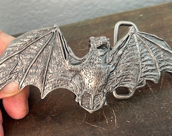 Vintage Style Large Bat Belt Buckle - Pewter - Rare - Dracula - Megabat - Flying Night Creature Wings Scary Animal -  Fathers Day Gift Idea