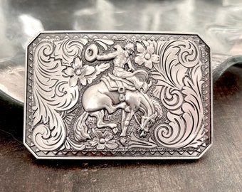 Vintage Bucking Bronco Gürtelschnalle – Western – Cowboy – Rodeo-Reiter – Reiten – Herrenshow Nocona PBR glänzendes Silber Weihnachtsgeschenkidee