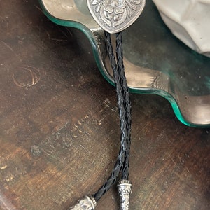 Silver Heart Bolo Tie Handmade Western Gifts for Him Leather Necktie Accessories Women's Rodeo Gear Girls Flower Rose Necklace Bola Tips image 3