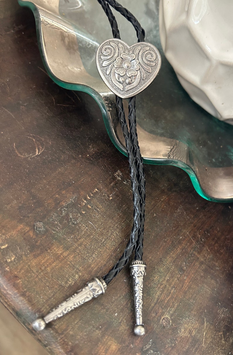 Silver Heart Bolo Tie Handmade Western Gifts for Him Leather Necktie Accessories Women's Rodeo Gear Girls Flower Rose Necklace Bola Tips image 3