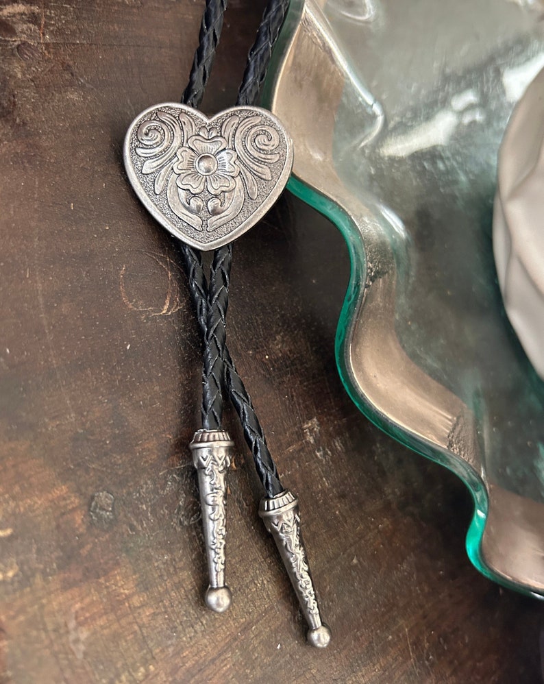 Silver Heart Bolo Tie Handmade Western Gifts for Him Leather Necktie Accessories Women's Rodeo Gear Girls Flower Rose Necklace Bola Tips image 1