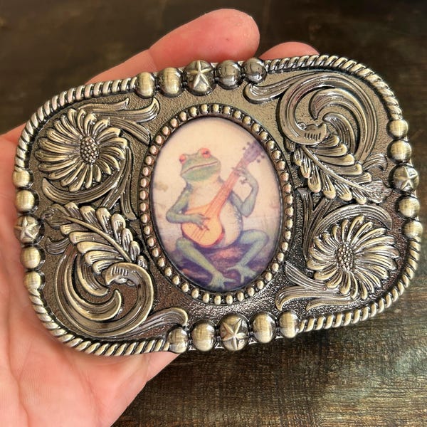 Banjo Frog Belt Buckle - Western Style Beautiful Silver Buckle Gifts for Him Leather Funny Wedding Country Music Print Guitar Cowboy Old Man
