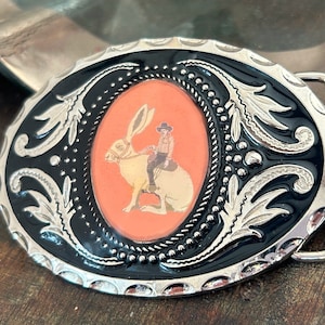 Cowboy Riding Jackrabbit Belt Buckle - Western Style Beautiful Silver Buckle Gifts for Him Leather Funny Gag Wedding Mens Bunny Hat Rodeo