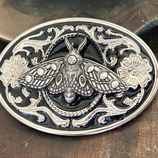 Moth Eye Belt Buckle - Metal Insect Death Goth Punk Retro Unisex Jewelry Witch Western Rockabilly Men Bug Insect Butterfly Black Oval