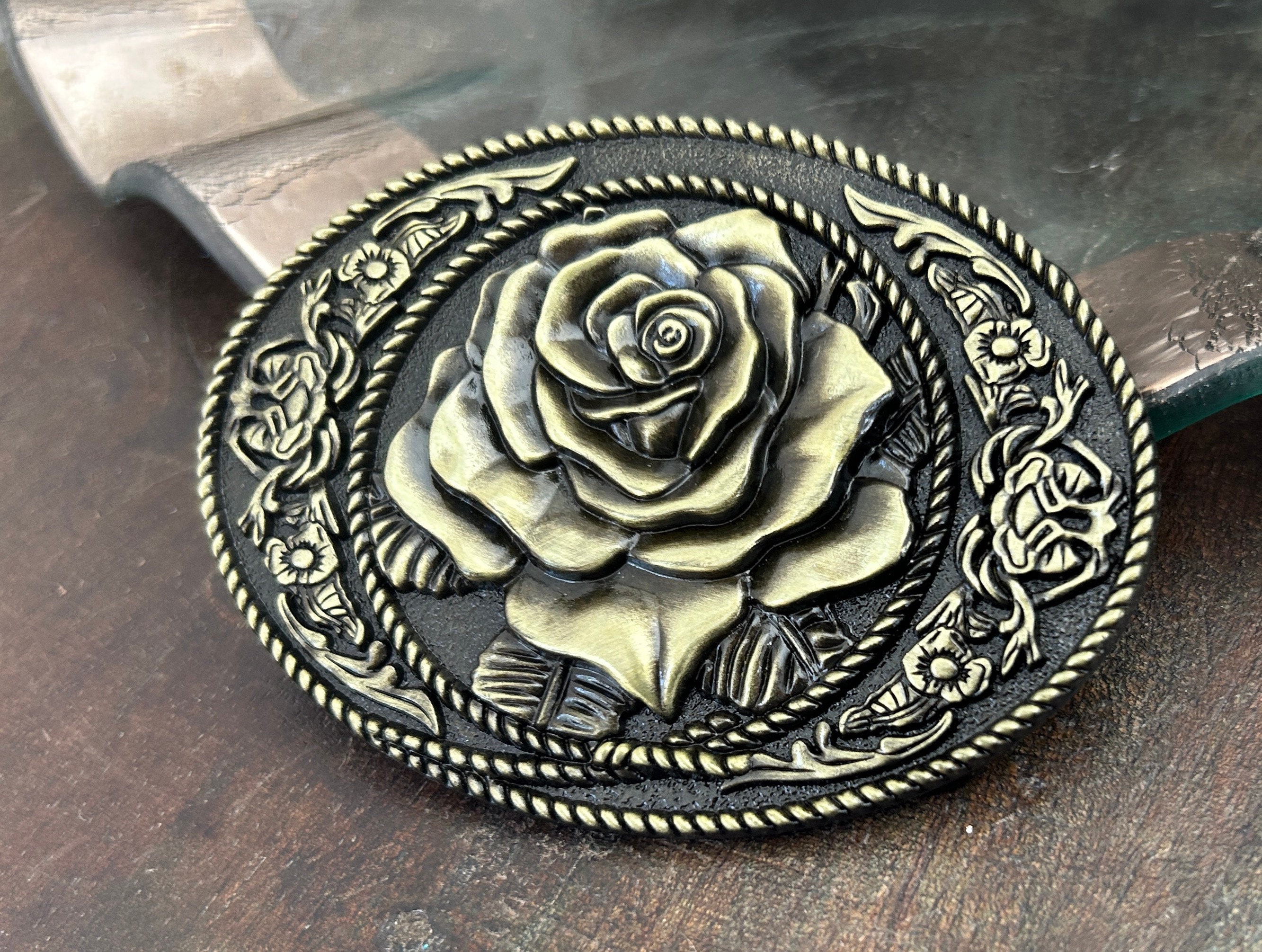 希少】Kmrii Stud Rose Buckle 精悍 Belt 希少】Kmrii Stud Rose Buckle 精悍 Belt
