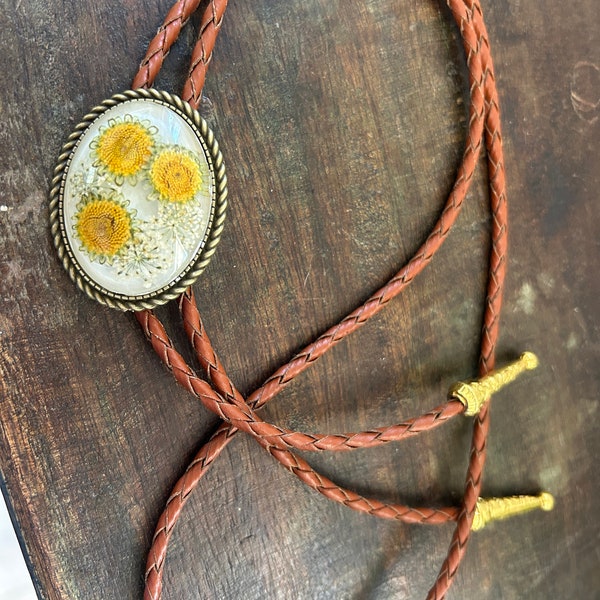 One of a Kind Pressed Flower Bolo Tie - Sunflower Dried Flower Encased Queen Anne's Lace Lariat Necklace Womens Yellow Pendant Cameo Western