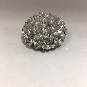 BEADED SEQUIN BUTTON   C2