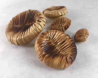BAMBOO TUFTED BUTTONS