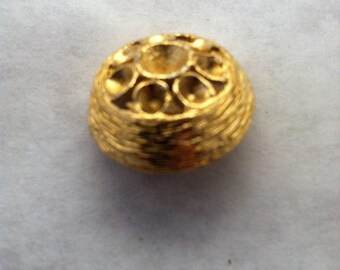 BOUTON GOLD RHINESTONE BASE A1