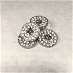 RHINESTONE  RIM  BUTTON   B4