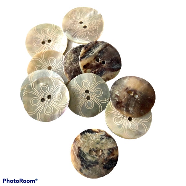 INCISED AKOYA MOP Buttons   D11