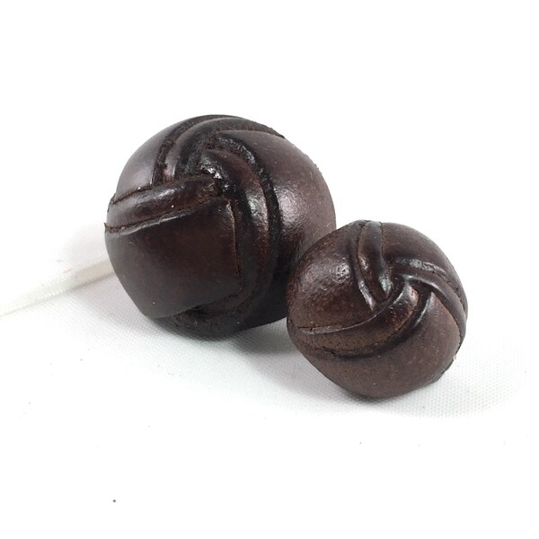 LEATHER ROSETTE BUTTONS   E2