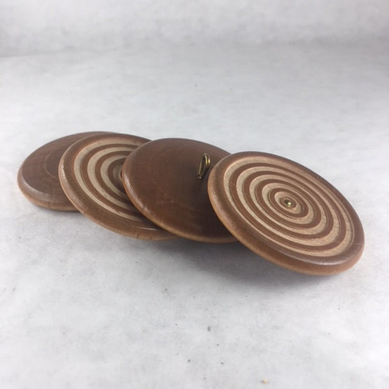 ENCIRCLE WOODEN DISC button D1