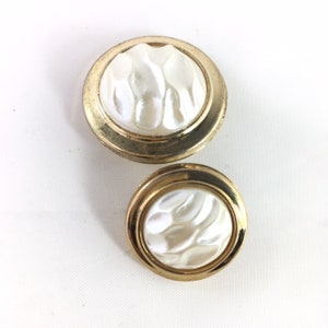PRUNE PEARL BUTTON C7