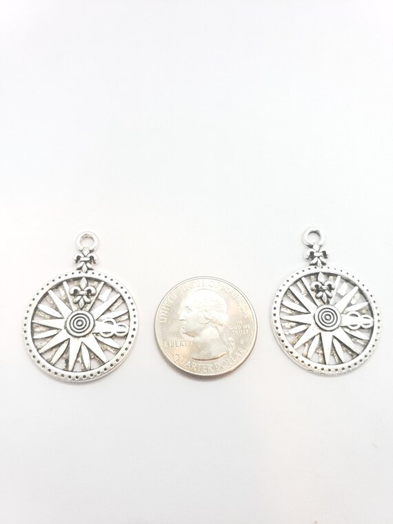 Fleur De Lis Compass Rose Charm C231
