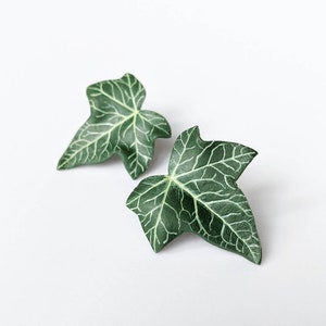 Ivy Leaf Stud Earrings | Green Poison Ivy Leaves Earrings | Elven Post Earrings