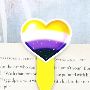 subtle nonbinary magnetic bookmark, non binary pride bookmark for book lovers, enby flag coming out gift, LGBTQ Christmas gifts for readers