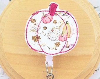 Clip para credencial de calabaza rosa, lindos regalos para enfermeras para el trabajo, carrete para credenciales de otoño para logopedas, portacredencial retráctil de Acción de Gracias, artículos esenciales de enfermería de otoño