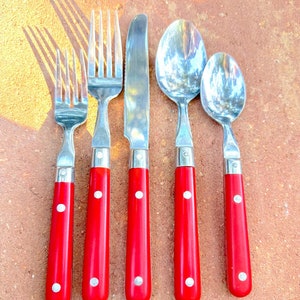 Vintage Lifetime Stainless Paris Splendor / Manico e rivetti in plastica rossa / Al pezzo