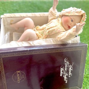 1990 Knowles Picture Perfect Babies &quot;Lisa&quot; Baby Doll with Original Box and Papers