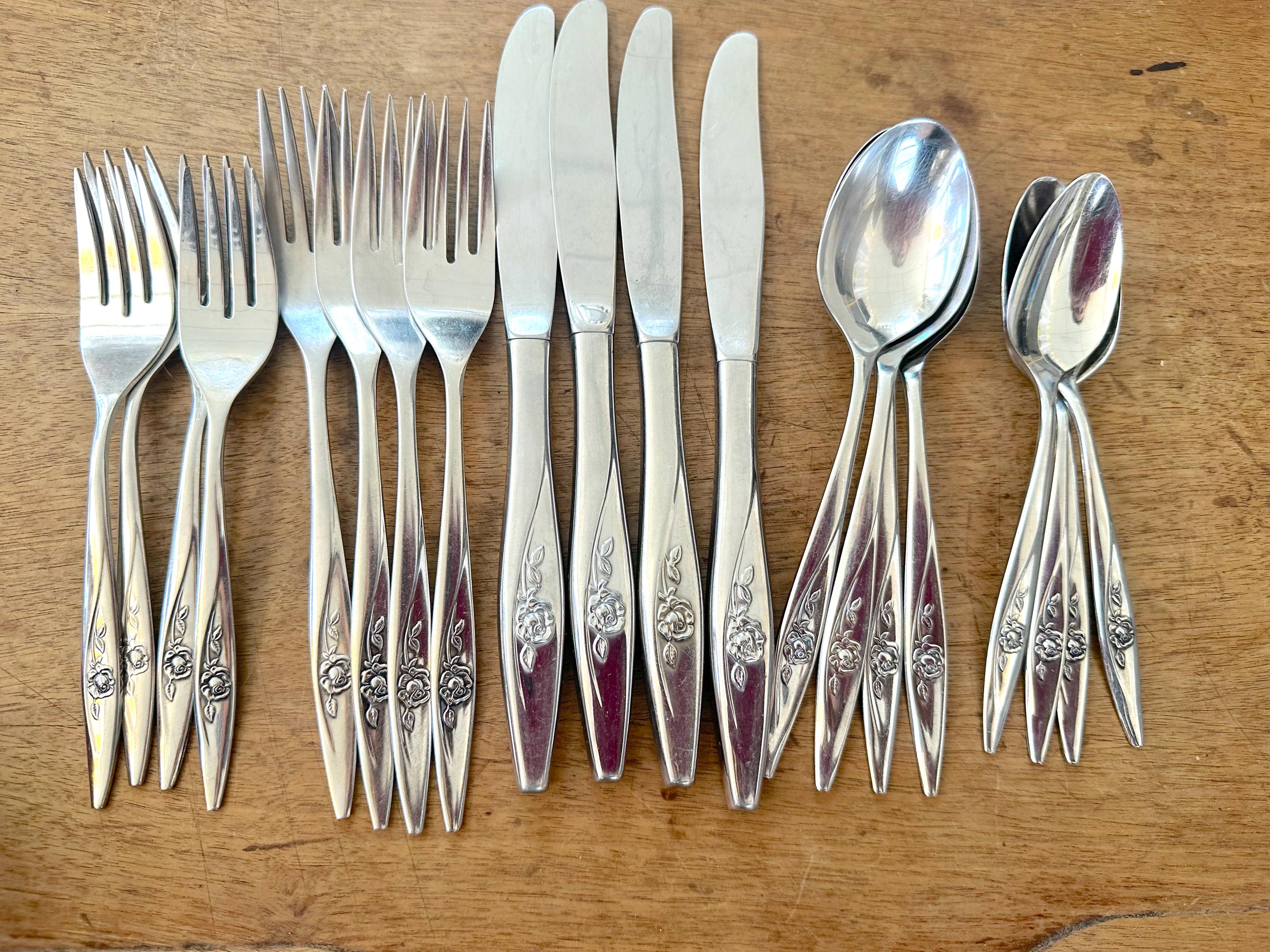 Vintage Oneida Silverware Set UK