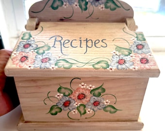 Vintage Handpainted Wooden Recipe Box with 40 Blank Vintage Recipe Cards and  Unopened Vintage 34-Category Divider Set