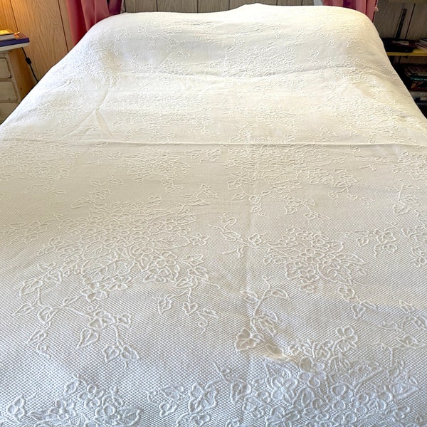 Simple White Full Sized Cotton Bedspread by Waverly Garden Room