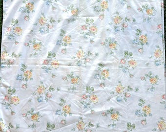 Soft Vintage Full Flat Percale Sheet with Pale Rosebuds and Blossoms / Super Soft and Lovely