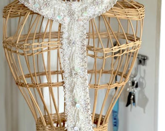 Vintage weißes Halsband mit Perlen, Kunstperlen und Strasssteinen