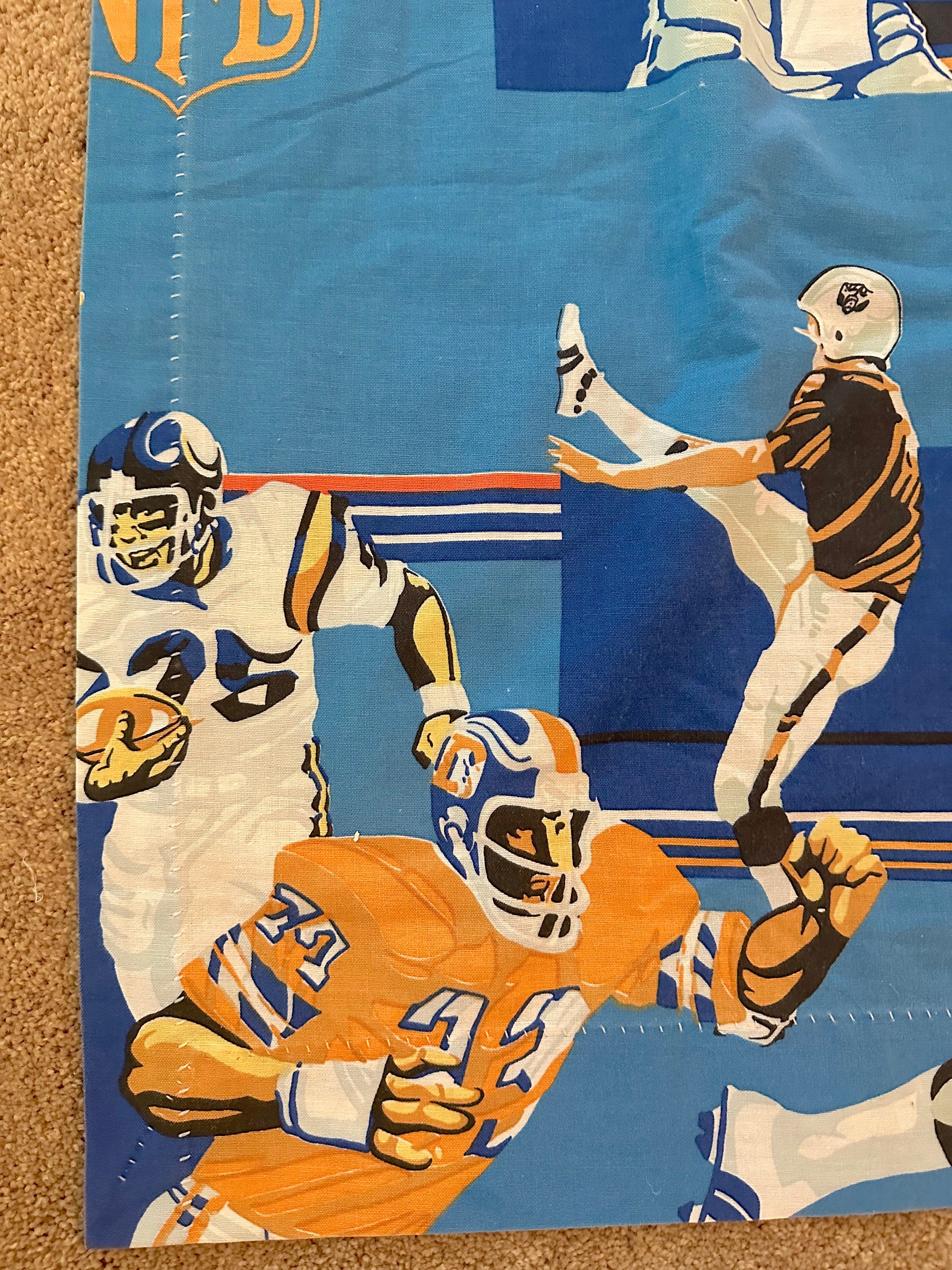 ケアベア　カーテン　Sears PERMA PRESTO ヴィンテージ Vintage NFL Curtain Panels, Sears Perma Prest, Pleated Pair - Etsy
