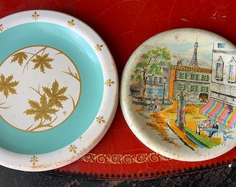 Vintage Franse Tin Doll Plates, Lot van 7 / Fleur De Lis en Paris Scenes op Play Plates / Super Sweet Lot of 7 Tin Plates