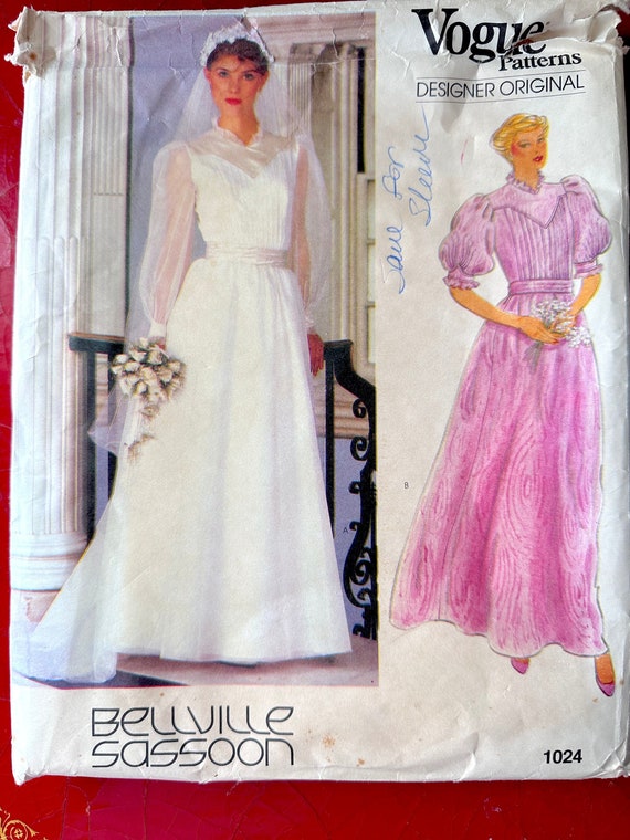 Vintage Vogue Wedding Dress Sewing Patterns Size 6 / Vintage