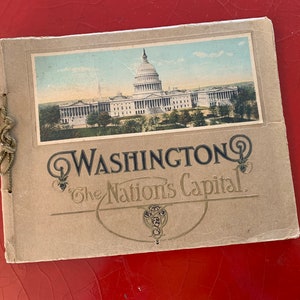 Livre souvenir de Washington DC / "Washington The Nation's Capital" avec de magnifiques lithographies en couleur des monuments et bâtiments de la ville