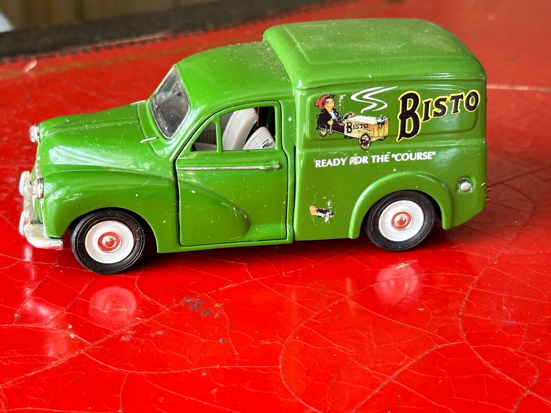 Vintage Saico Morris Minor Bisto Truck in Green / Saico Diecast Model