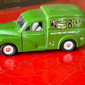 Vintage Saico Morris Minor Bisto Truck in Green / Saico Diecast Model Antique Food Truck