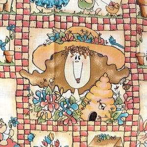 Tessuto Vintage Quick as a Wink di Rebecca Carter / Tessuto con coniglietto e gatto con giardiniere con cappello a nido d'ape / Pezzo di tessuto per trapunta 44 x 35"