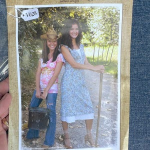 Vintage Prairie Girl Dress and Blouse Pattern / Favorite Things Prairie Girl Pattern Uncut