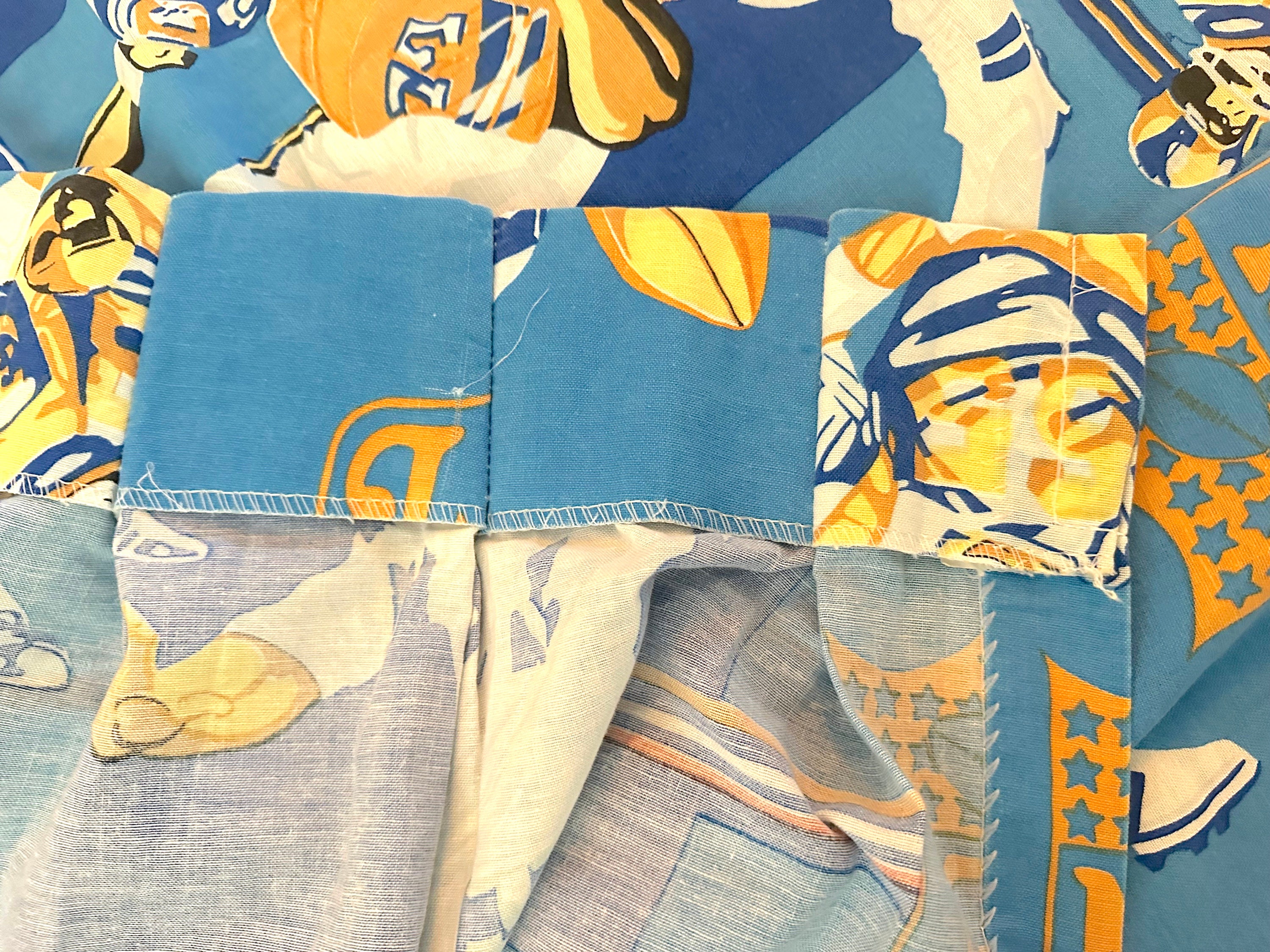 ケアベア　カーテン　Sears PERMA PRESTO ヴィンテージ Vintage NFL Curtain Panels, Sears Perma Prest, Pleated Pair - Etsy