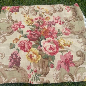 Tessuto per tappezzeria Mulberry Company England Floral Rococo 1991 con rose, campioni / Splendido tessuto per tappezzeria Shabby Chic 26 x 23&quot; /