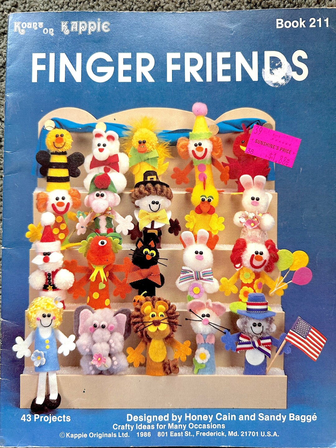 Vintage Finger Puppet Pattern Book, finger Friends / 43 Finger Puppet