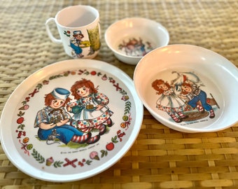 Vintage Oneida Raggedy Ann and Andy Child's Dinnerware Set / Raggedy Ann and Andy Plate, Bowls, and Cup Set 1960